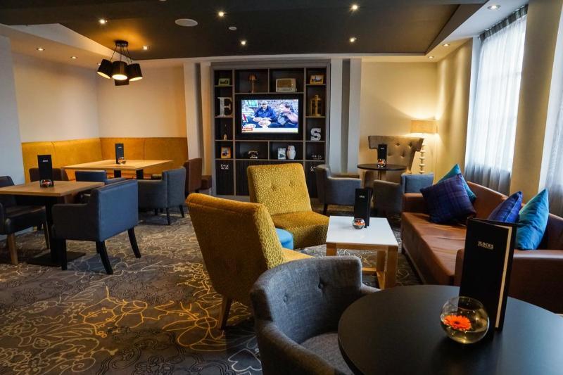 Holiday Inn Ellesmere Port/Cheshire Oaks By Ihg Exterior photo